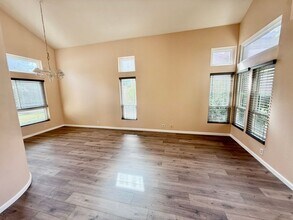 1131 Vista Lomas Ln in Corona, CA - Building Photo - Building Photo