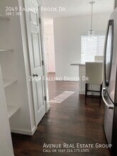 2049 Falling Brook Dr in Maryland Heights, MO - Building Photo - Building Photo