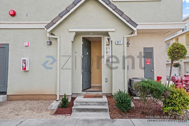 977 Kestral Way in San Jose, CA - Foto de edificio - Building Photo