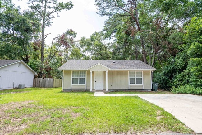 904 Pow Wow Trail in Tallahassee, FL - Building Photo - Building Photo