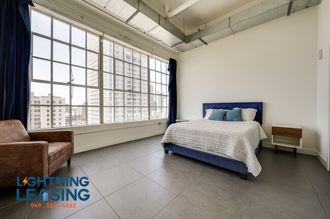 939 S Broadway in Los Angeles, CA - Building Photo - Building Photo