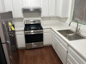 7638 Newlin Ave, Unit Uptown Whittier in Whittier, CA - Foto de edificio - Building Photo