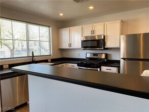9330 W Maule Ave, Unit 141 in Las Vegas, NV - Building Photo - Building Photo