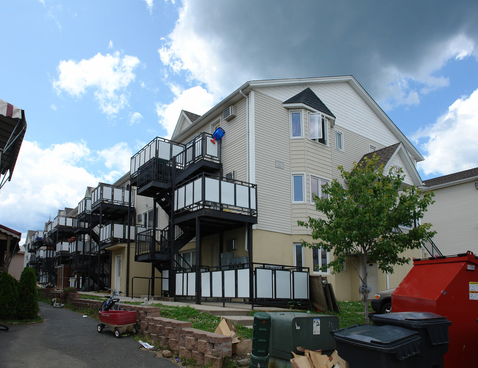 Spring Valley Apartments in Spring Valley, NY - Building Photo