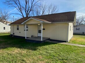 104 1st St in Dunbar, WV - Building Photo - Building Photo