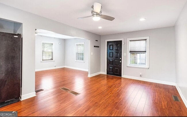 property at 1143 United Ave SE
