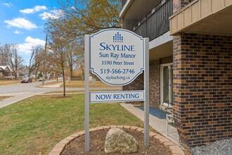 Sun Ray Manor in Windsor, ON - Building Photo - Building Photo