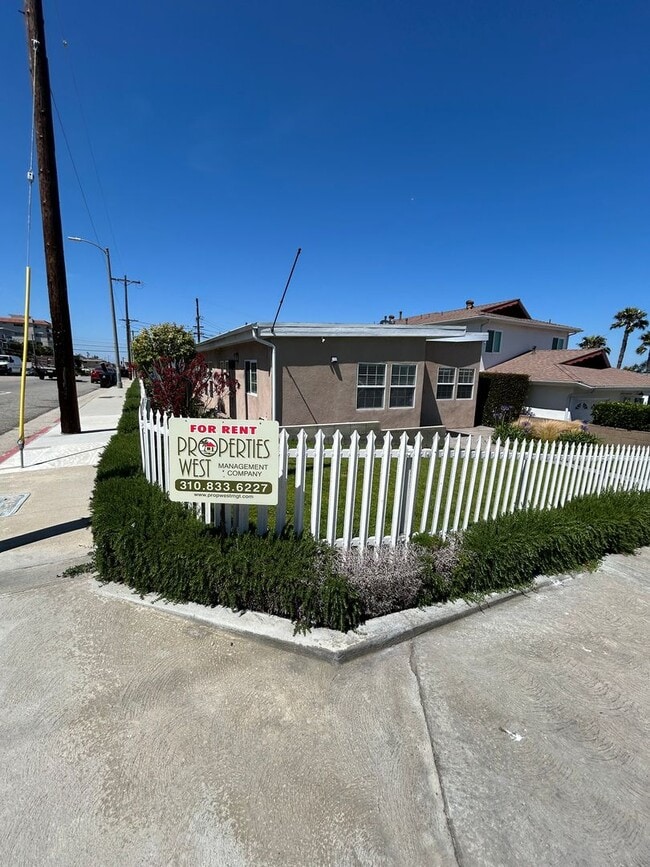 746 W 27th St in Los Angeles, CA - Building Photo - Building Photo