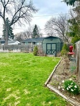28 Chelmsford Rd in Rochester, NY - Foto de edificio - Building Photo