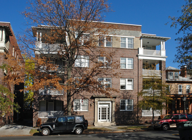 736 W Princess Anne Rd in Norfolk, VA - Foto de edificio - Building Photo