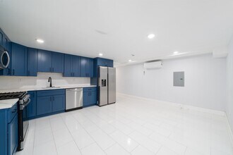 933A Summit Ave in Jersey City, NJ - Building Photo - Building Photo