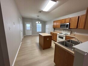 306 Mossy Rock Dr in Hutto, TX - Building Photo - Building Photo