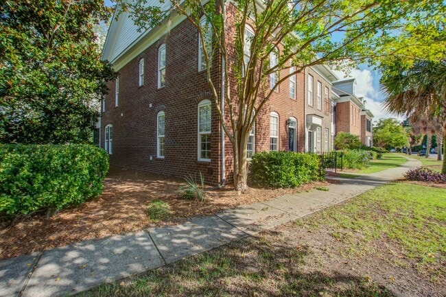 property at 802 Rue Dr