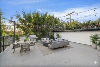 739 N Formosa Ave in Los Angeles, CA - Building Photo - Building Photo