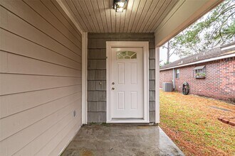 629 Carrell St in Tomball, TX - Foto de edificio - Building Photo