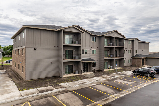 Linedrive Apartments in Sioux Falls, SD - Building Photo - Building Photo