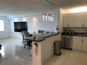 14830 Naranja Lakes Blvd in Homestead, FL - Foto de edificio - Building Photo