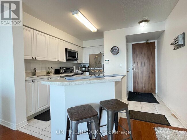 property at 23-723 Oneida Crescent