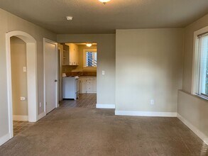 100 NW 3rd Pl in Renton, WA - Building Photo - Building Photo