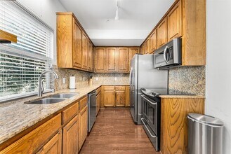 5803 Hudson St, Unit 2 in Dallas, TX - Building Photo - Building Photo