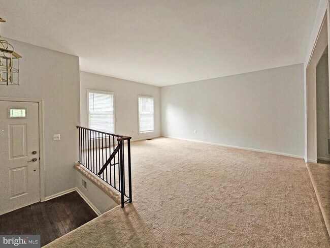 3957 Hancock Forest Trail in Annandale, VA - Building Photo - Building Photo