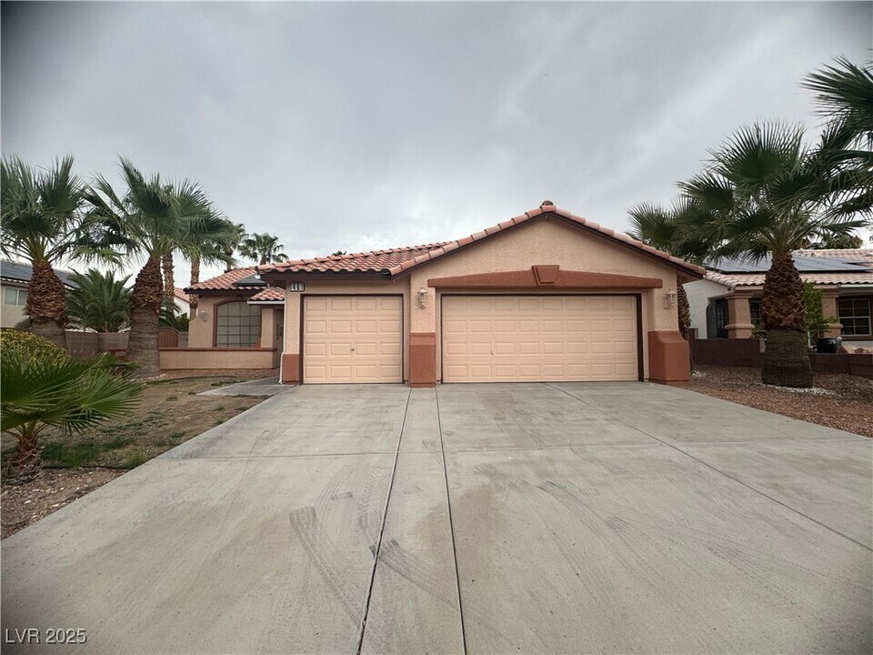 1461 Tangerine Rose Dr in Las Vegas, NV - Foto de edificio