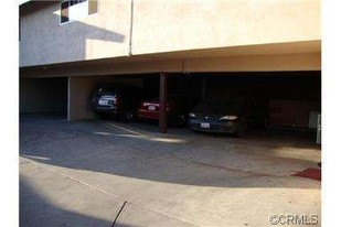 6105 Alamo Ave in Maywood, CA - Foto de edificio - Building Photo