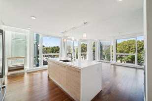 555 Fulton St, Unit 303 in San Francisco, CA - Building Photo