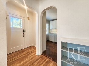 1612 Wheaton Wy in Bremerton, WA - Building Photo - Building Photo