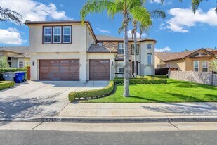 5743 W Chennault Ave in Fresno, CA - Building Photo