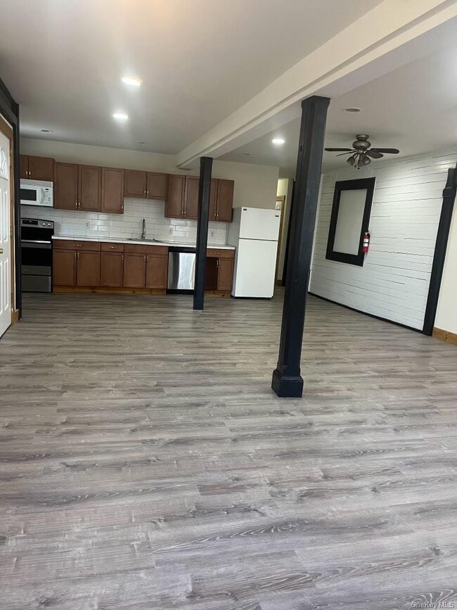 property at 1027 Beekman Rd