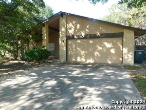 6402 Fishers Cove in San Antonio, TX - Building Photo