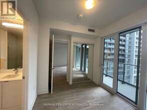 135-135 Lower Sherbourne St in Toronto, ON - Building Photo - Building Photo