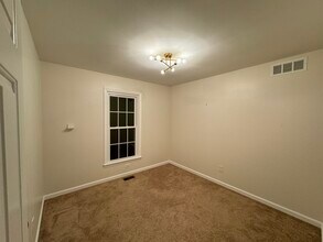 534 Regent Ct in Versailles, KY - Building Photo - Building Photo