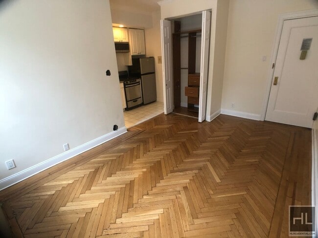 WEST 13 STREET in New York, NY - Building Photo - Building Photo