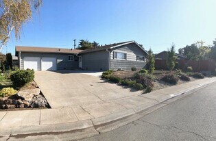 610 Brookwood Way in Chico, CA - Building Photo