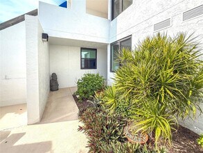 832 Bayport Way, Unit 832 in Longboat Key, FL - Building Photo - Building Photo