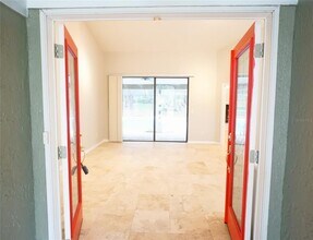 3807 Turkey Oak Dr in Valrico, FL - Building Photo - Building Photo