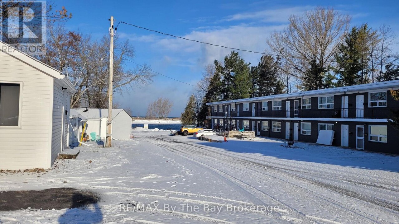 280-280 River Rd E in Wasaga Beach, ON - Building Photo