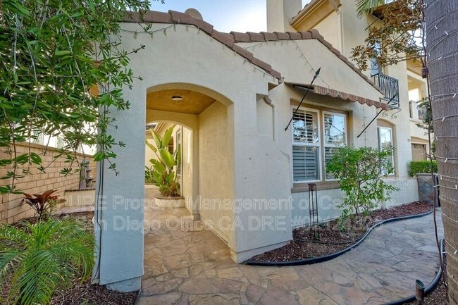 13073 Dressage Ln in San Diego, CA - Foto de edificio - Building Photo