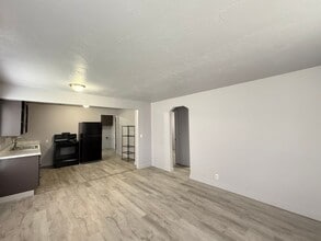 4665 Daisy St in Springfield, OR - Building Photo - Building Photo