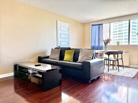 215 Piedmont Ave NE in Atlanta, GA - Building Photo