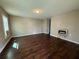 3508 Alpine St SW in Huntsville, AL - Building Photo