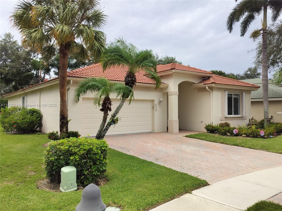 8808 Via Tuscany Dr in Boynton Beach, FL - Building Photo