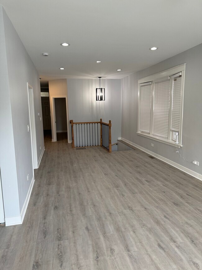 7123 S Cornell Ave, Unit 1 in Chicago, IL - Foto de edificio - Building Photo