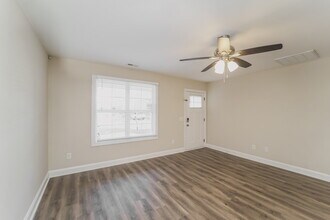 321 Howerton Ave NW in Concord, NC - Foto de edificio - Building Photo