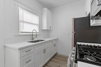 1045 E 4th St in Long Beach, CA - Building Photo - Building Photo