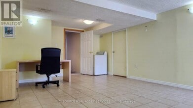 84 Marilake Dr in Toronto, ON - Building Photo - Building Photo