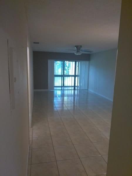 5975 Forest Hill Blvd in West Palm Beach, FL - Building Photo - Building Photo