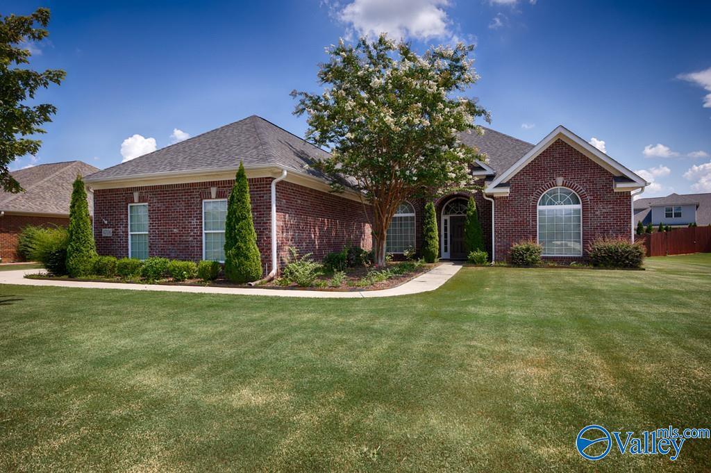 4706 Old Maple Ct in Owens Cross Roads, AL - Building Photo